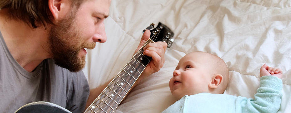 Зачем нужно петь малышу?